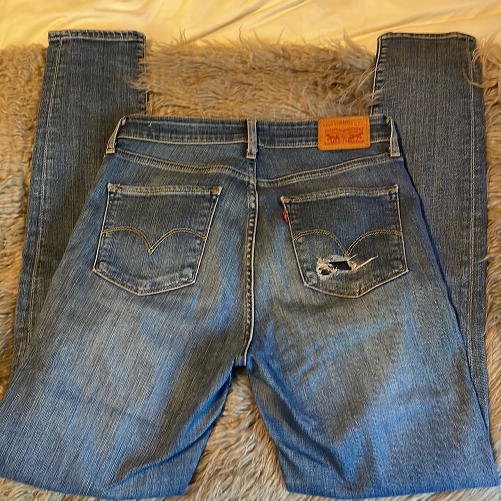 Levi’s 721 High Rise Skinny. Italian Denim size 28.